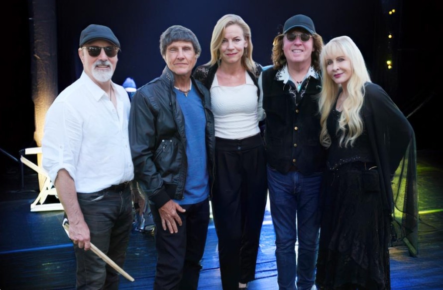 Mirage - Fleetwood Mac Tribute